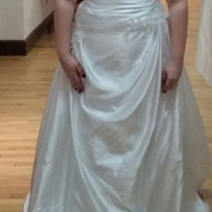 Callisto wedding gown